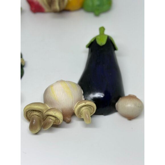 Vintage Mid-Century Vegetable Kitchen Wall Decor | Set of 3 Retro Resin Plaques - Picture 3 of 10